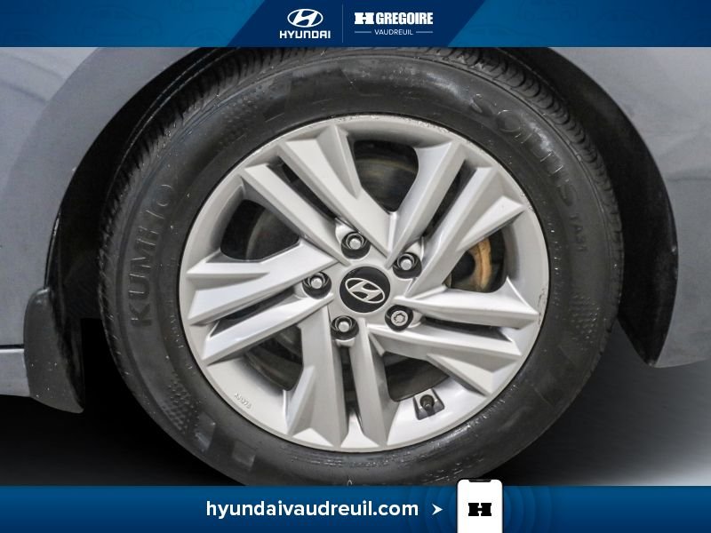 2019 Hyundai Elantra Grey Blainville - photo #33
