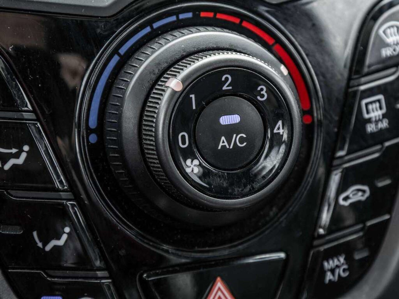Hyundai Veloster 2019 Blanc Sainte-Julienne - photo #21
