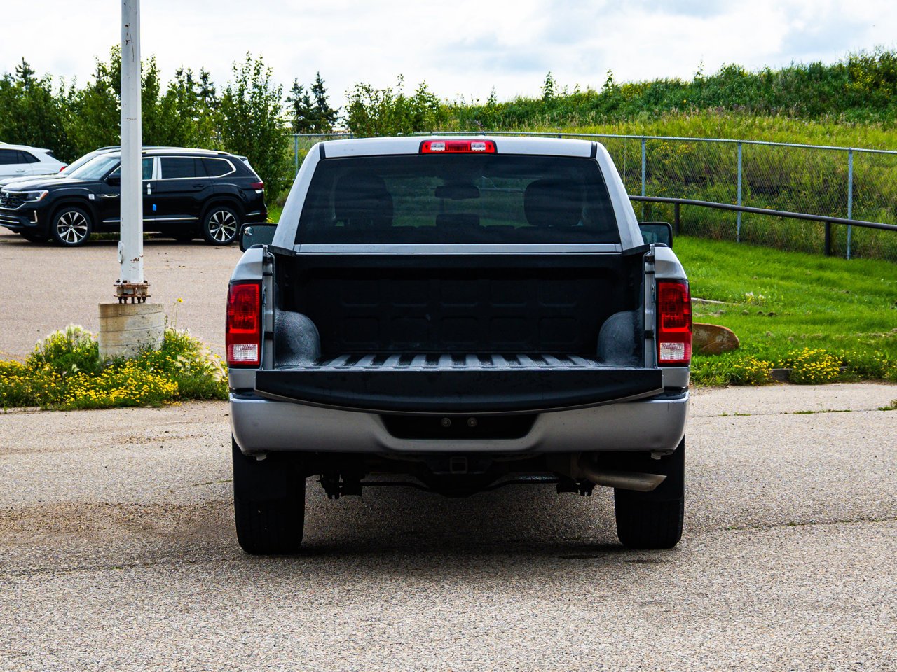 2021 Ram 1500 Classic Express 4x4 Crew Cab 5'7 Box Grey Sherwood Park - photo #14