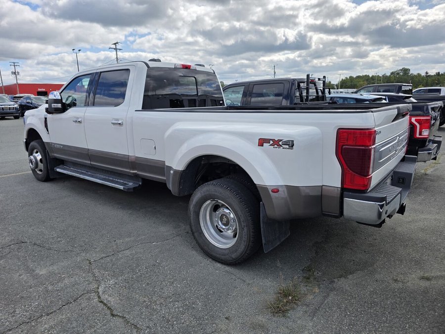 Ford Super Duty F-350 DRW XL cabine 6 places 4RM caisse de 8 pi 2021