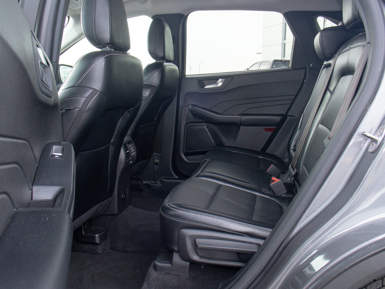 2024 Ford Escape Platinum AWD Grey Sherwood Park - photo #32