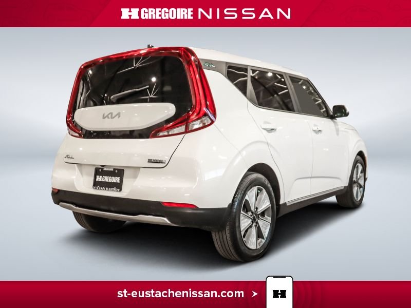 2022 Kia Soul White Saint-Eustache - photo #11