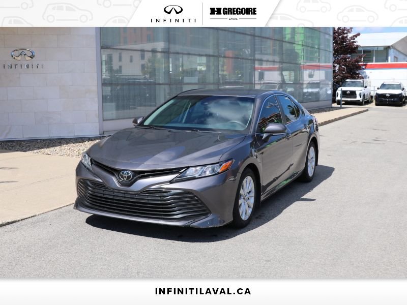 2018 Toyota Camry Laval - photo #2