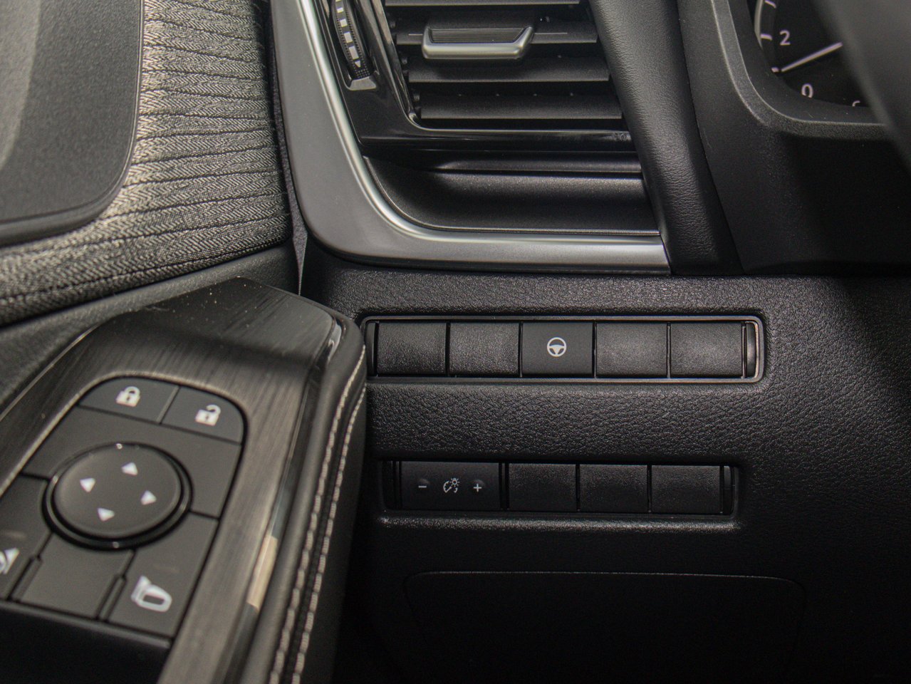2021 Nissan Rogue AWD SV Black Sherwood Park - photo #20