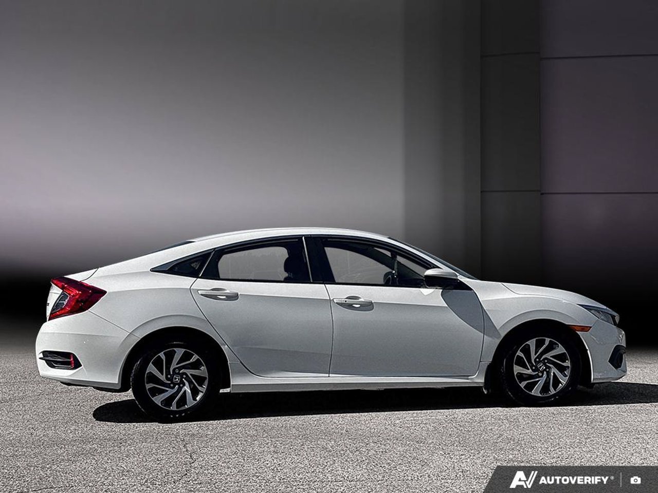 2018 Honda Civic Sedan 2HGFC2F62JH031225 White Mirabel - photo #5