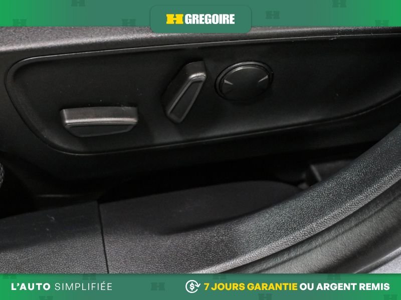 2022 Ford Escape Grey Laval - photo #16
