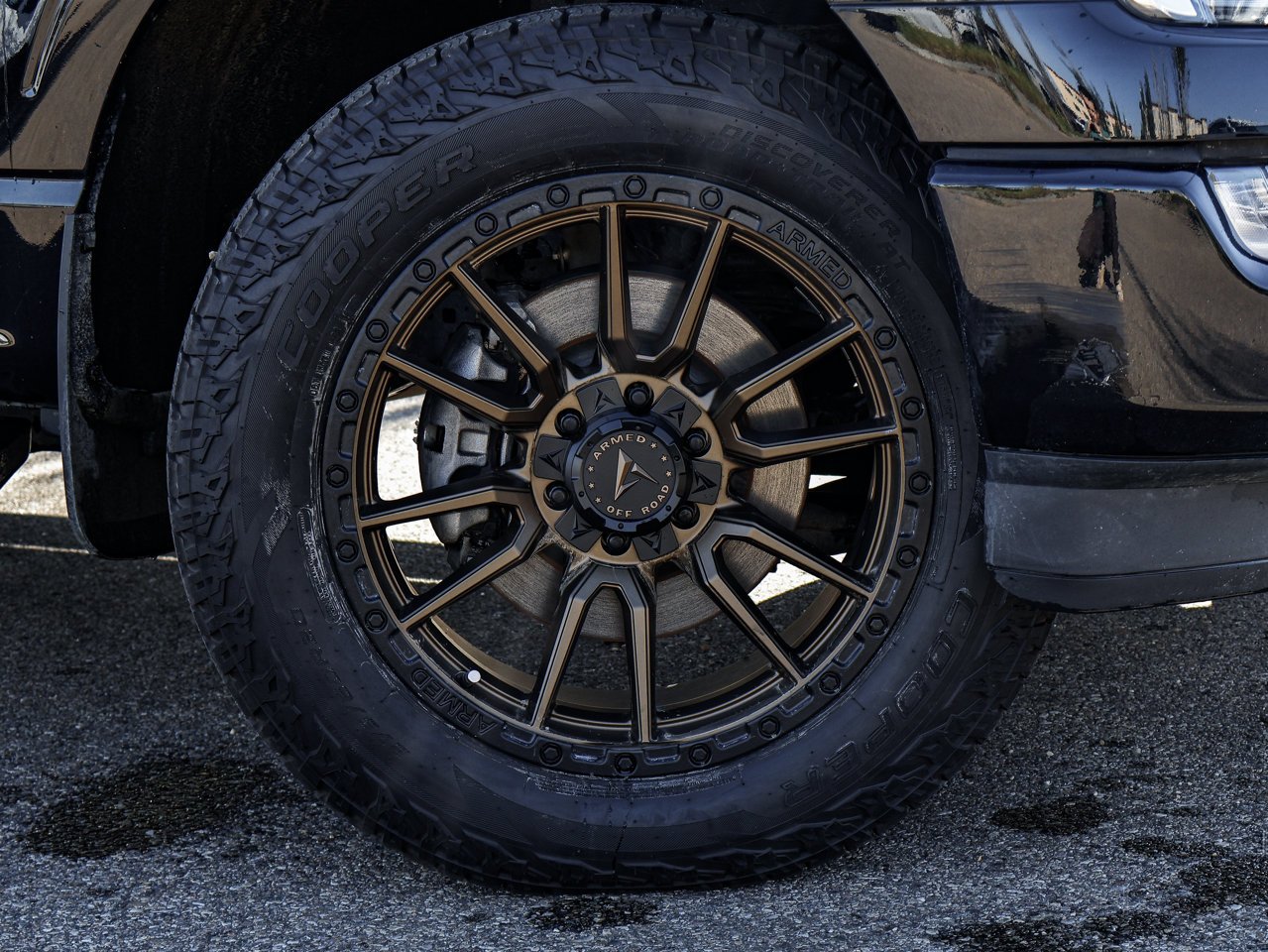 2023 Ford F-150 LARIAT 4WD SuperCrew 5.5' Box Black Sherwood Park - photo #5