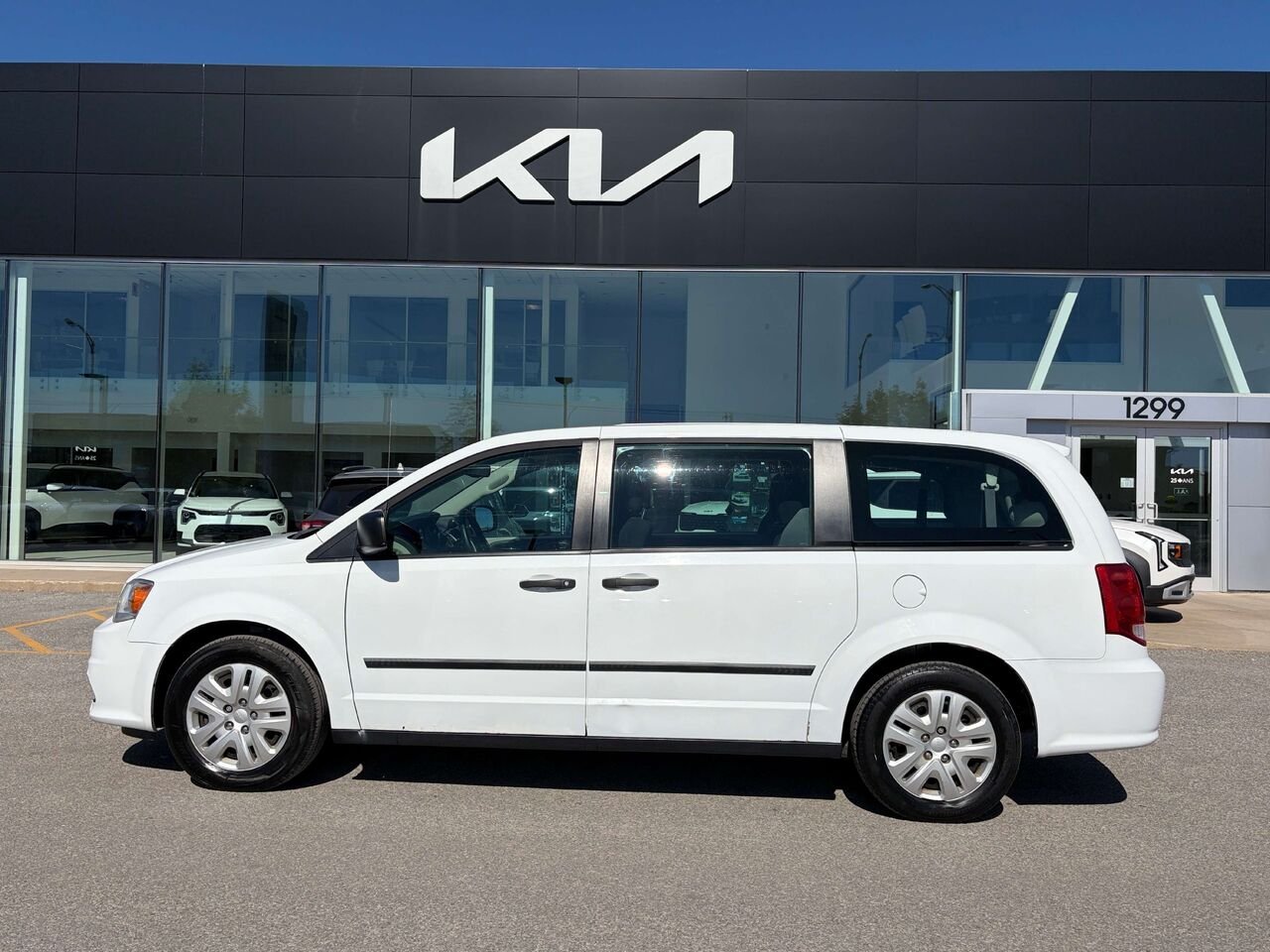 Dodge Grand Caravan 2016 Blanc Gatineau - photo #2