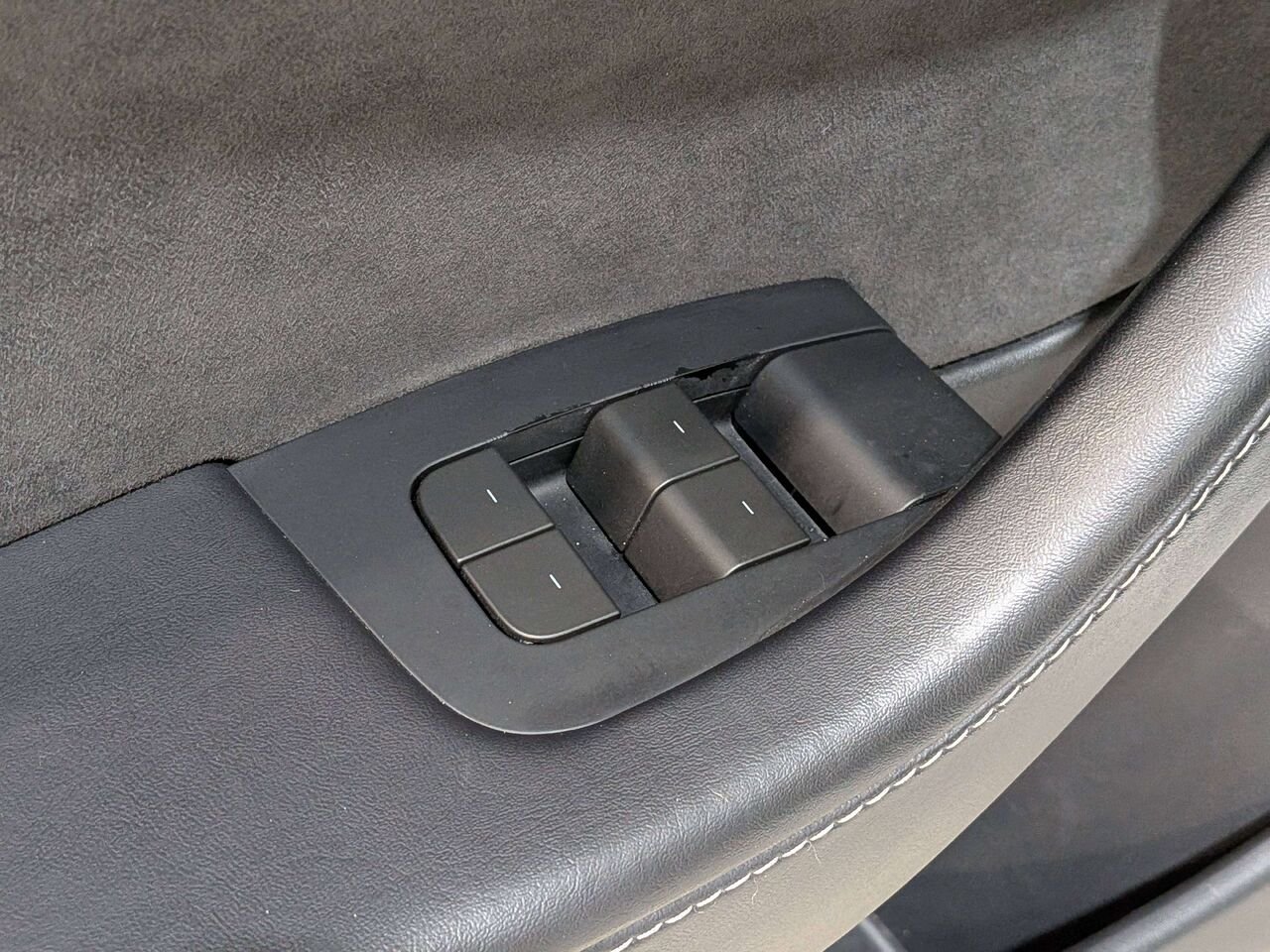 2023 Tesla Model 3 RWD White Val-David - photo #29