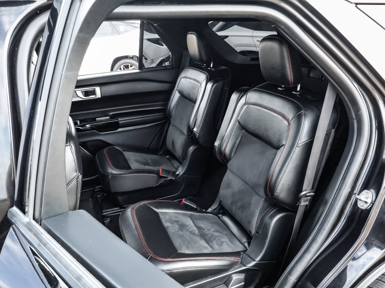 2022 Ford Explorer ST-Line 4WD Black Sherwood Park - photo #15