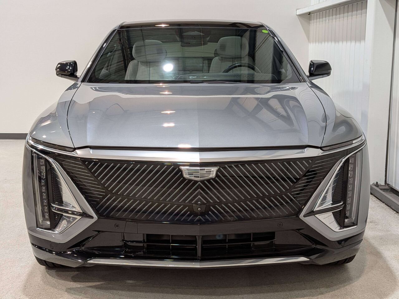 2024 Cadillac LYRIQ 4dr Luxury w/1SD Grey Val-David - photo #3