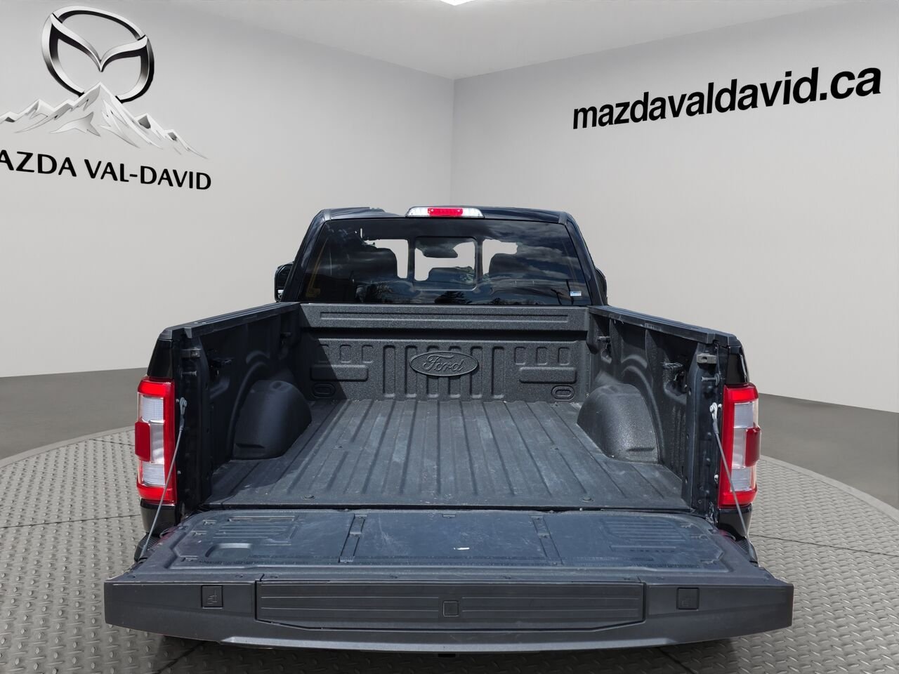 Ford F-150 LARIAT cabine SuperCrew 4RM caisse de 5,5 pi 2023 Noir Val-David - photo #21