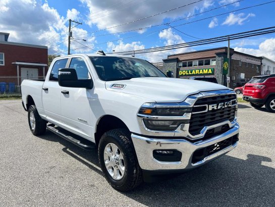 RAM 2500 Big Horn cabine d'équipe 4x4 caisse de 6 pi 4 po 2025 Blanc