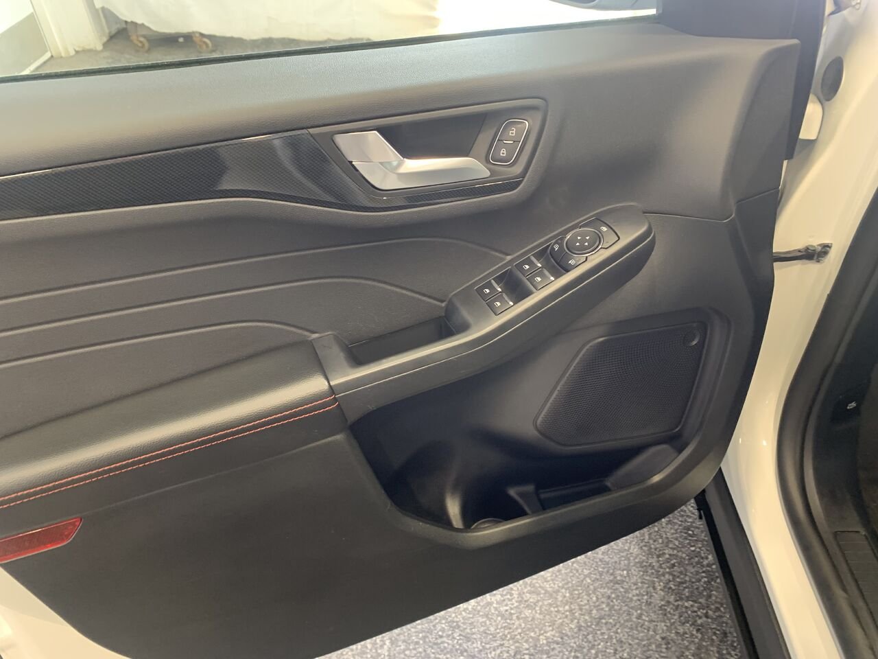 2025 Ford Escape ST-LINE HYBRIDE AWD White Châteauguay - photo #23