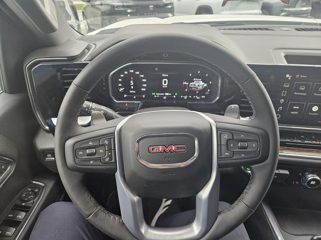 GMC Sierra 1500 Elevation cabine multiplace 4RM 157 po 2026 Blanc sommet Thetford Mines - photo #9