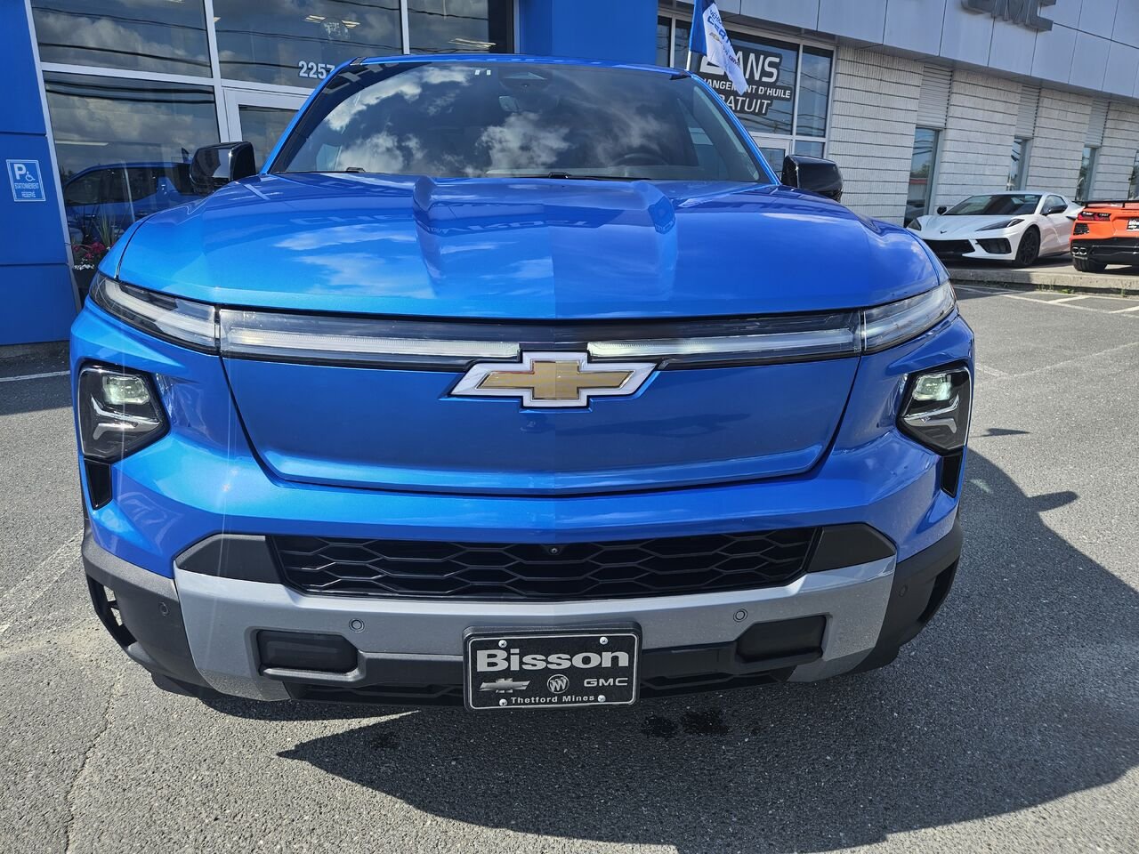 Chevrolet Silverado EV LT à autonomie prolongée à cabine multiplace e4RM 2025 Bleu Thetford Mines - photo #5
