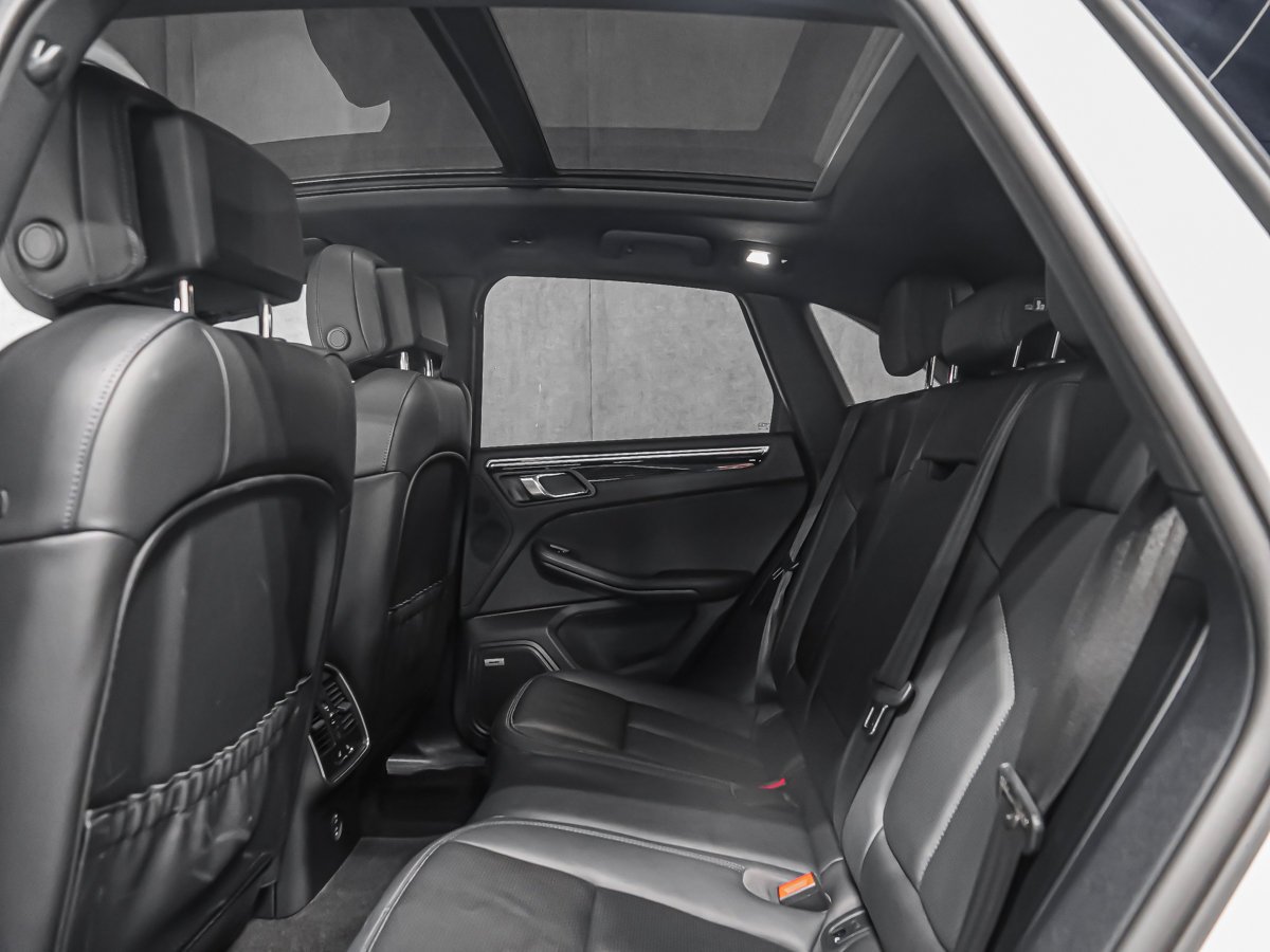 Porsche Macan S MAGS 21PO SUSP ADAPT ECHAPPEMENT CARBONE 2023 Blanc Montréal - photo #19