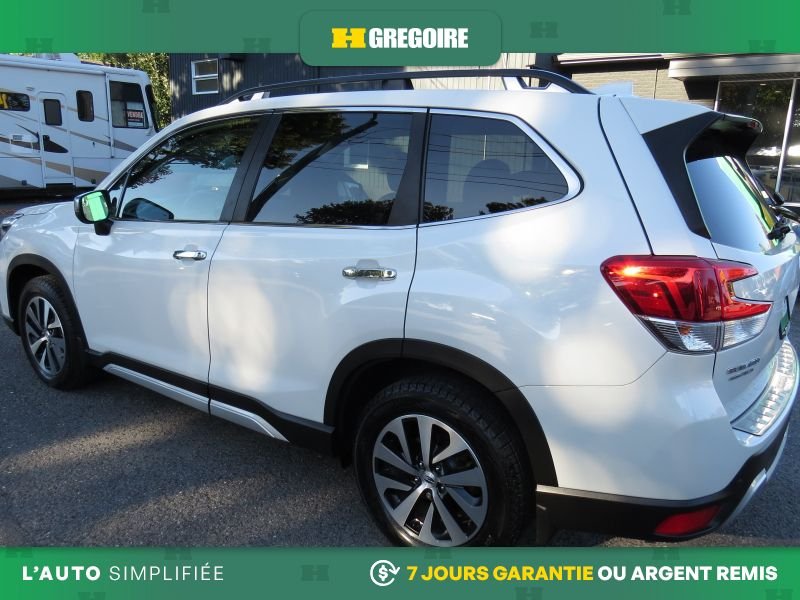 2019 Subaru Forester White Saint-Eustache - photo #5