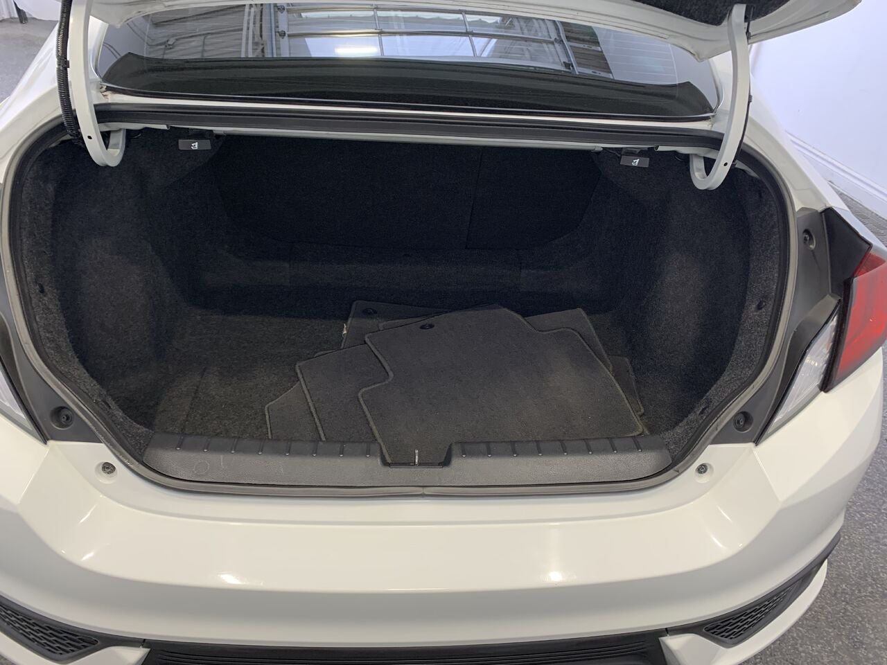 2017 Honda Civic Coupé LX White Châteauguay - photo #6