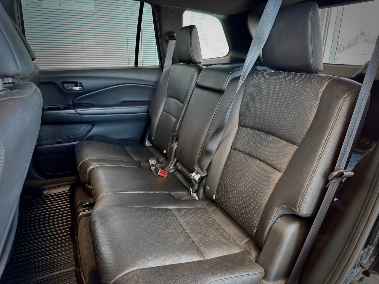 2020 Honda Passport Black Notre-Dame-des-Prairies - photo #17