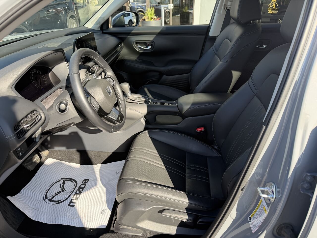 2025 Honda HR-V Grey Lac Mégantic - photo #9