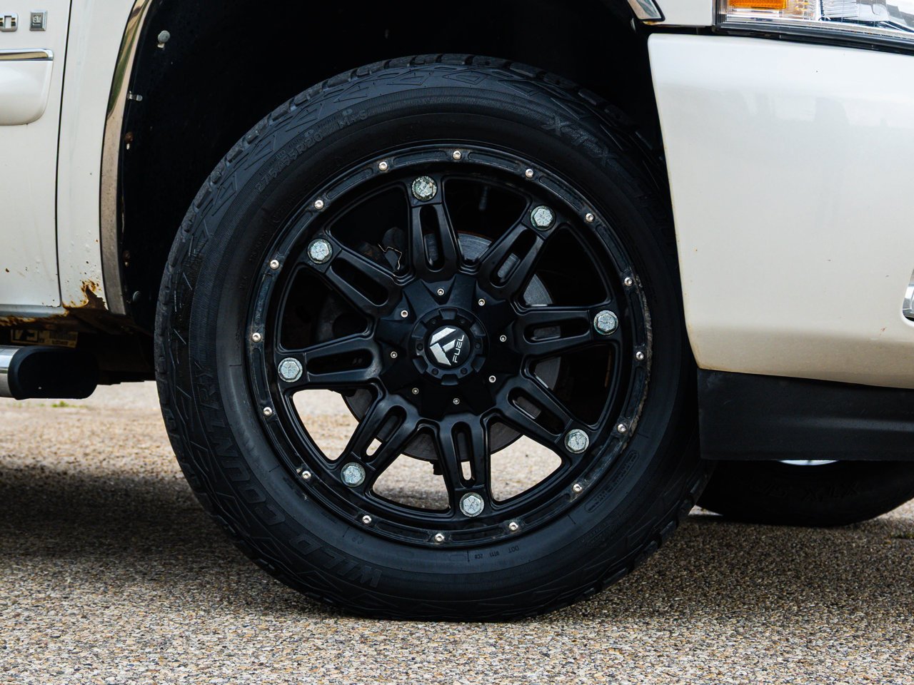 2009 Chevrolet Silverado 1500 4WD Crew Cab 143.5 LTZ White Sherwood Park - photo #4