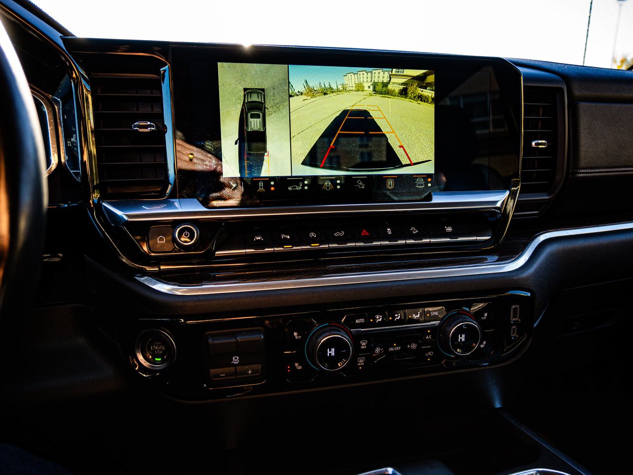 2025 Chevrolet Silverado 1500 4WD Crew Cab 147 RST White Sherwood Park - photo #28