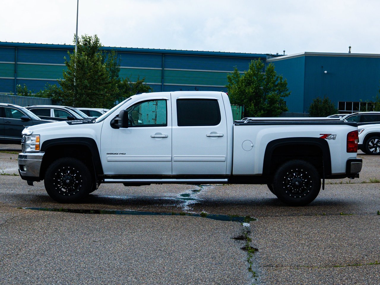 2011 Chevrolet Silverado 3500HD 4WD Crew Cab 167 LTZ White Sherwood Park - photo #9