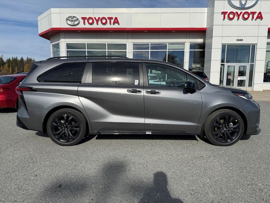 2026 Toyota Sienna XSE TA 7 places Grey