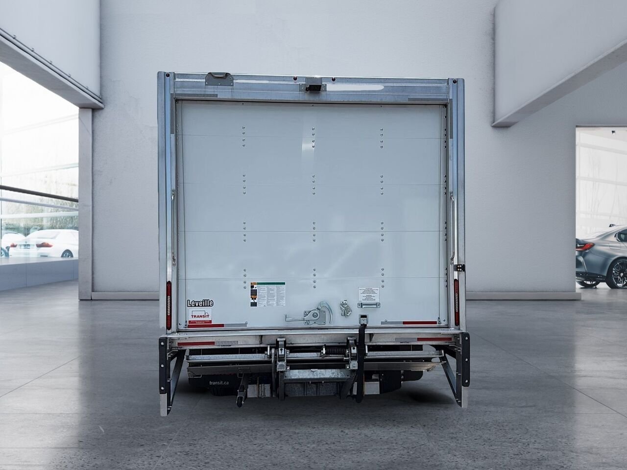 2025 Ford Transit Cutaway Oxford White Saint-Jérôme - photo #4