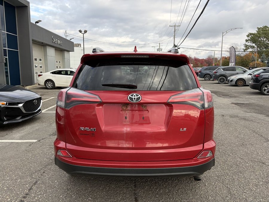2017 Toyota RAV4 4 portes LE traction avant Red
