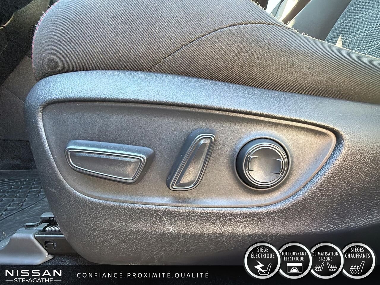 Toyota RAV4 hybride rechargeable 2025 Blanc Saint-Jérôme - photo #16