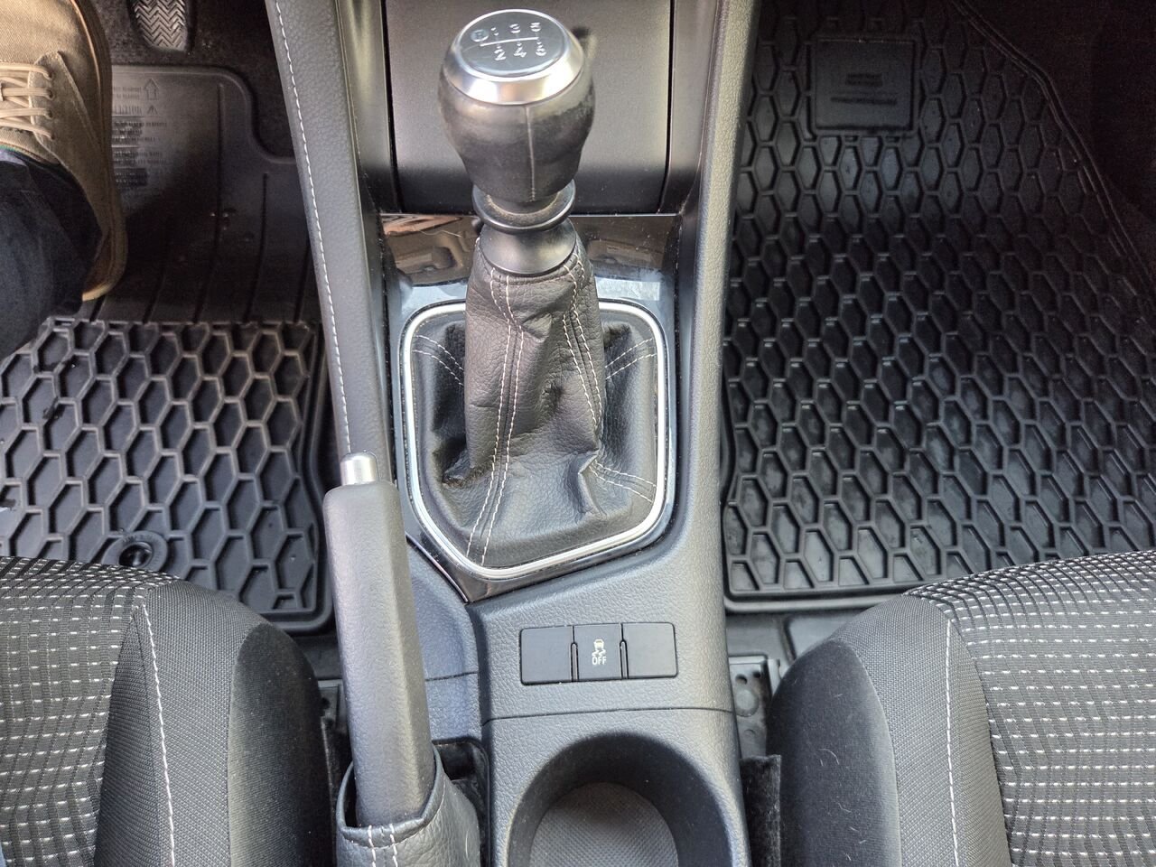 2018 Toyota COROLLA IM Silver Mont-Laurier - photo #16