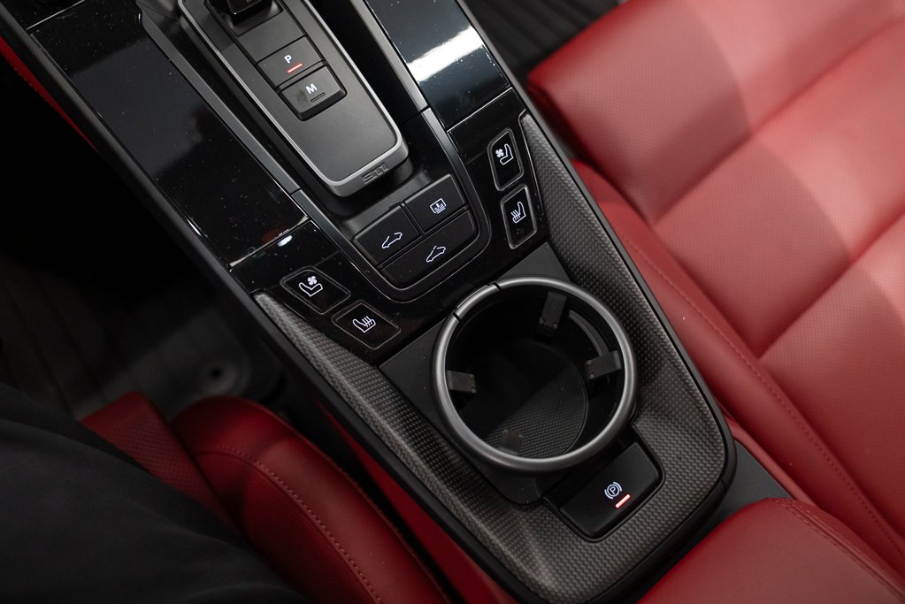 Porsche 911 Carrera 4 GTS 2024 Noir Kirkland - photo #17