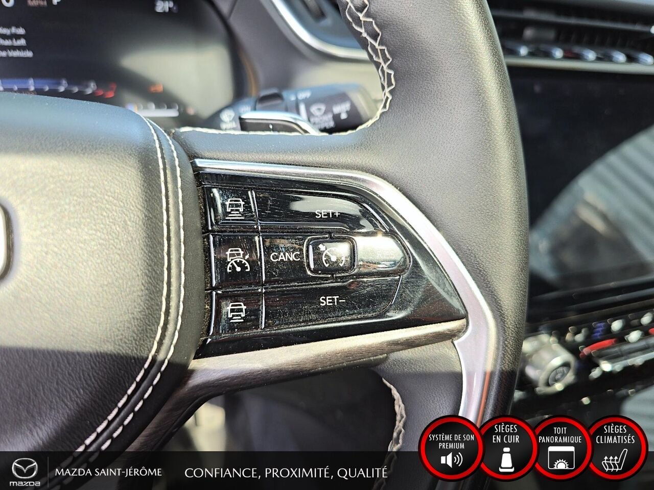 Jeep Grand Cherokee Overland | CUIR NAPPA | TOIT COMMANDVIEW 2 RANGÉES | SIÈGES VENTILÉS | 4X4 2023 Noir Saint-Jérôme - photo #14