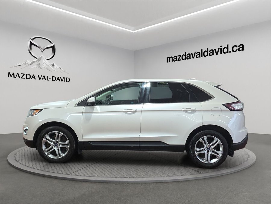 Ford Edge 4 portes Titanium, Traction intégrale, sièges en cuir, navigation, toit ouvrant panoramique 2016 Blanc