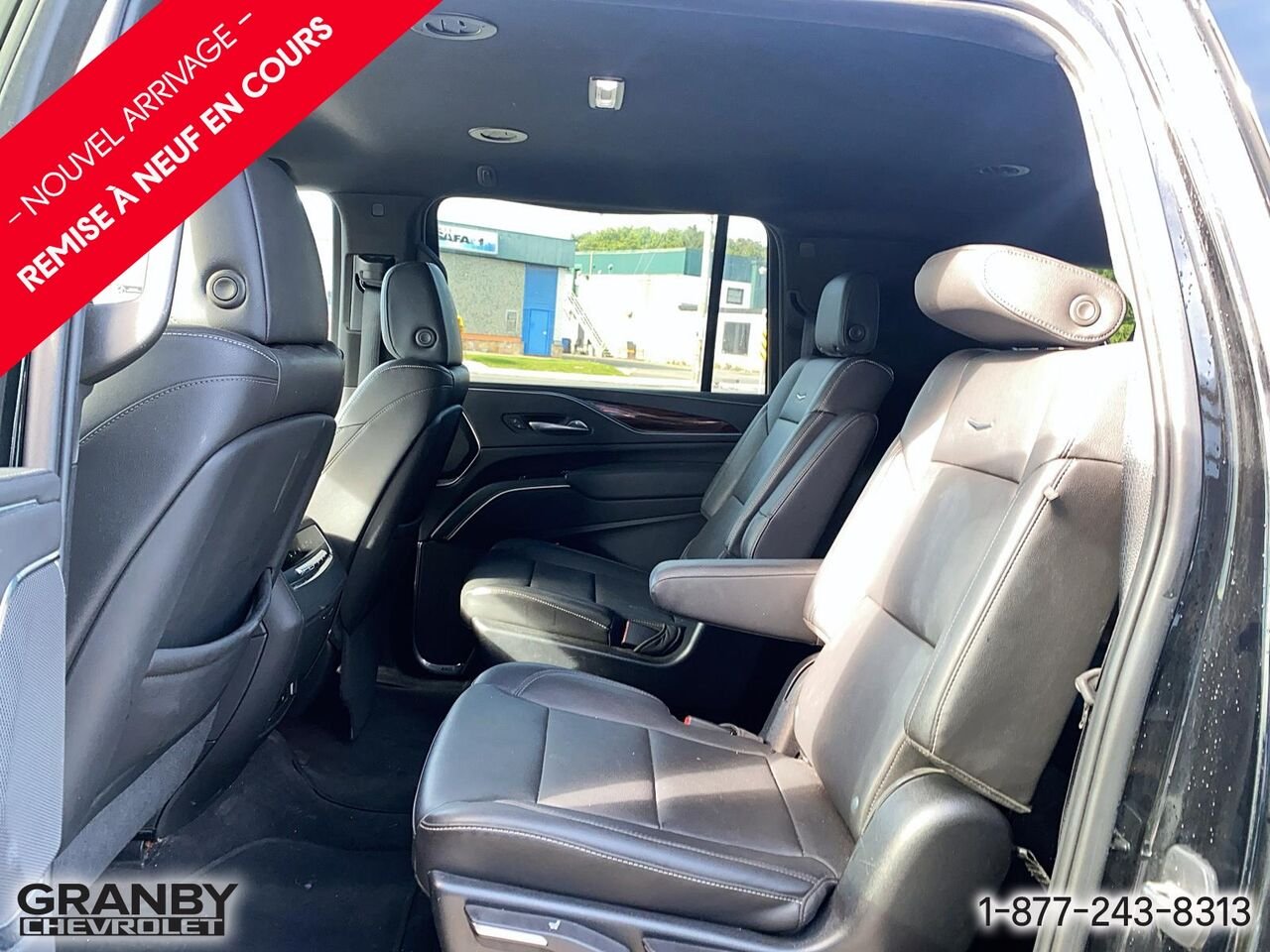 2023 Cadillac Escalade ESV Luxe 4 portes 4RM | G3887 Black Granby - photo #7