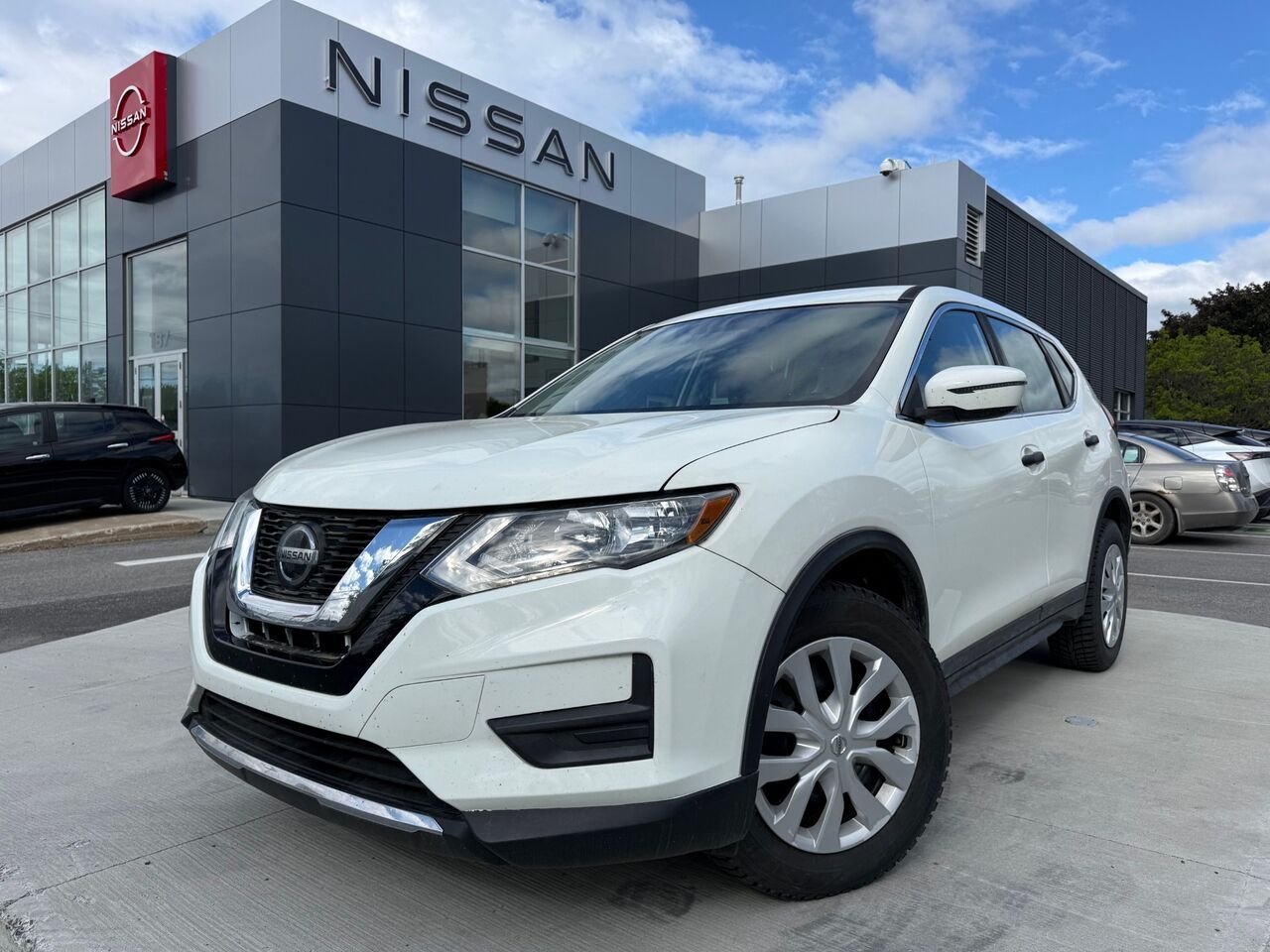 Nissan Rogue S AWD | BAS KILOMÉTRAGE!! 🔥 2018 Blanc Châteauguay - photo #0