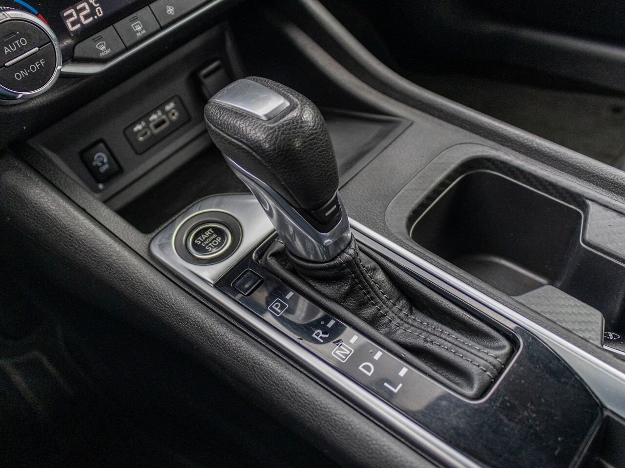 2025 Nissan Sentra SV FWD Grey Châteauguay - photo #15