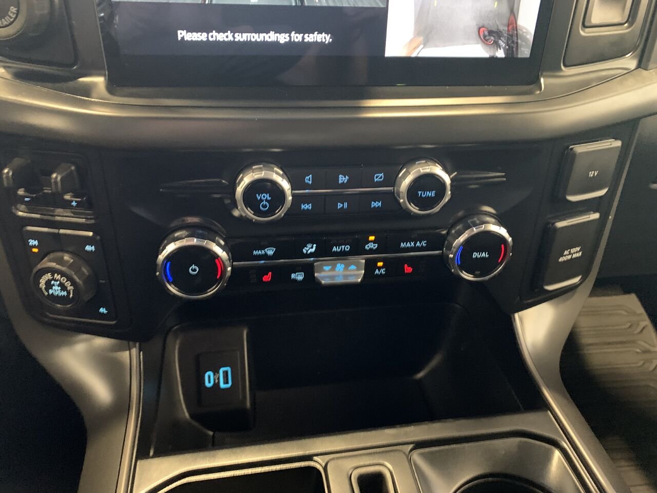 Ford F-150 F150 XLT 302A SPORT NAV REG VIT ADAPT 2024 Rouge Châteauguay - photo #36