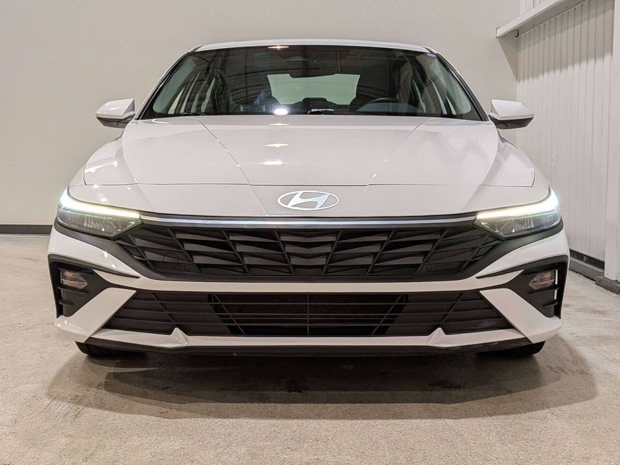 Hyundai Elantra Preferred IVT w/Tech Pkg 2025 Blanc