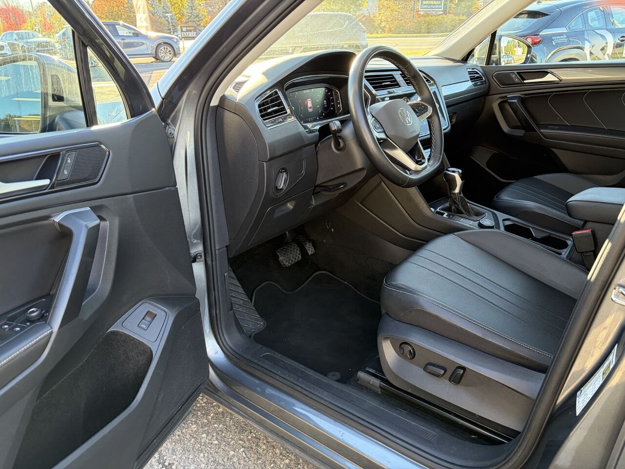 2024 Volkswagen Tiguan Comfortline 4MOTION Grey Montmagny - photo #12