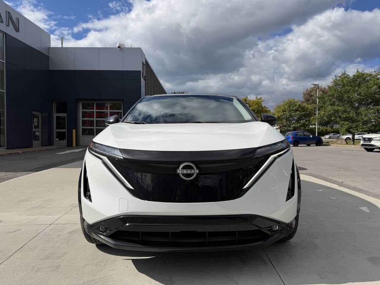 Nissan ARIYA awd carplay jamais accidenté 430 d'autonomie 2024 Blanc Châteauguay - photo #1