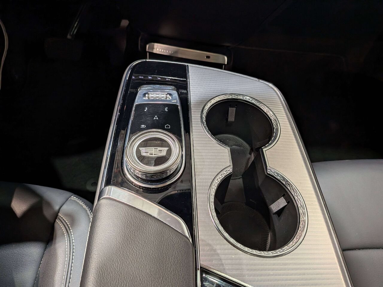 Cadillac LYRIQ 4dr Tech w/1SA 2024 Gris Val-David - photo #28