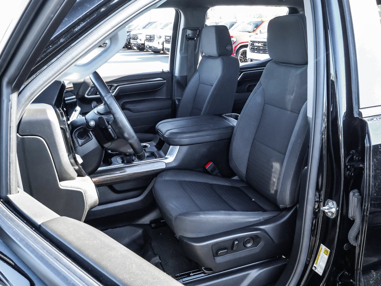 2025 Chevrolet Silverado 1500 4WD Crew Cab 147 RST Black Sherwood Park - photo #12