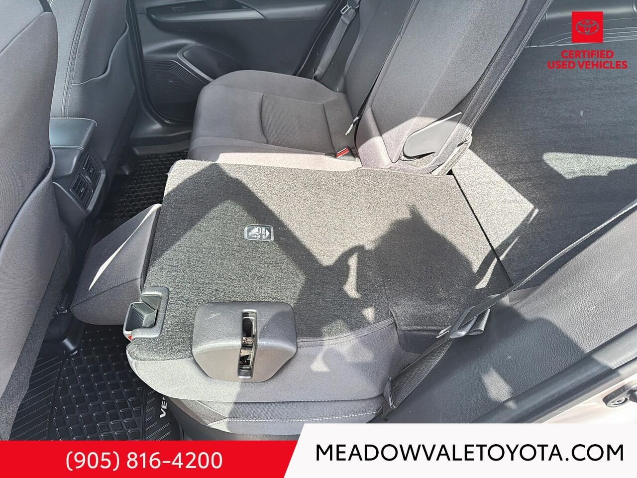 2021 Toyota Venza Hybird, New Tires , New Brakes in the front and back. Comes with Winter Tires and steel rims too! Grey Mississauga - photo #23