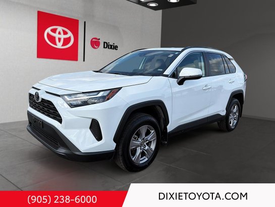 2025 Toyota RAV4 Hybrid XLE AWD White