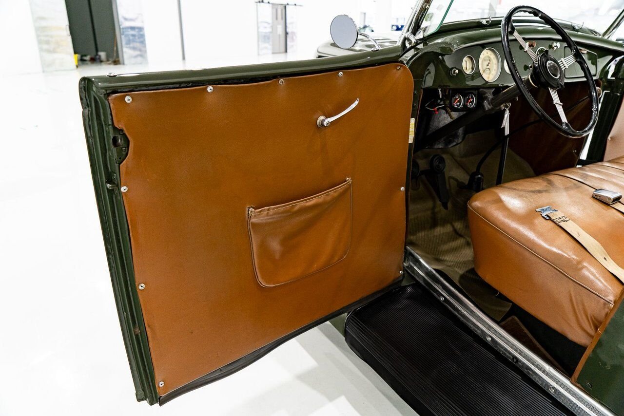 Ford Model 48 Phaeton PRIX EN USD | Beautifully presented in original condition 1936 Vert Montréal - photo #76