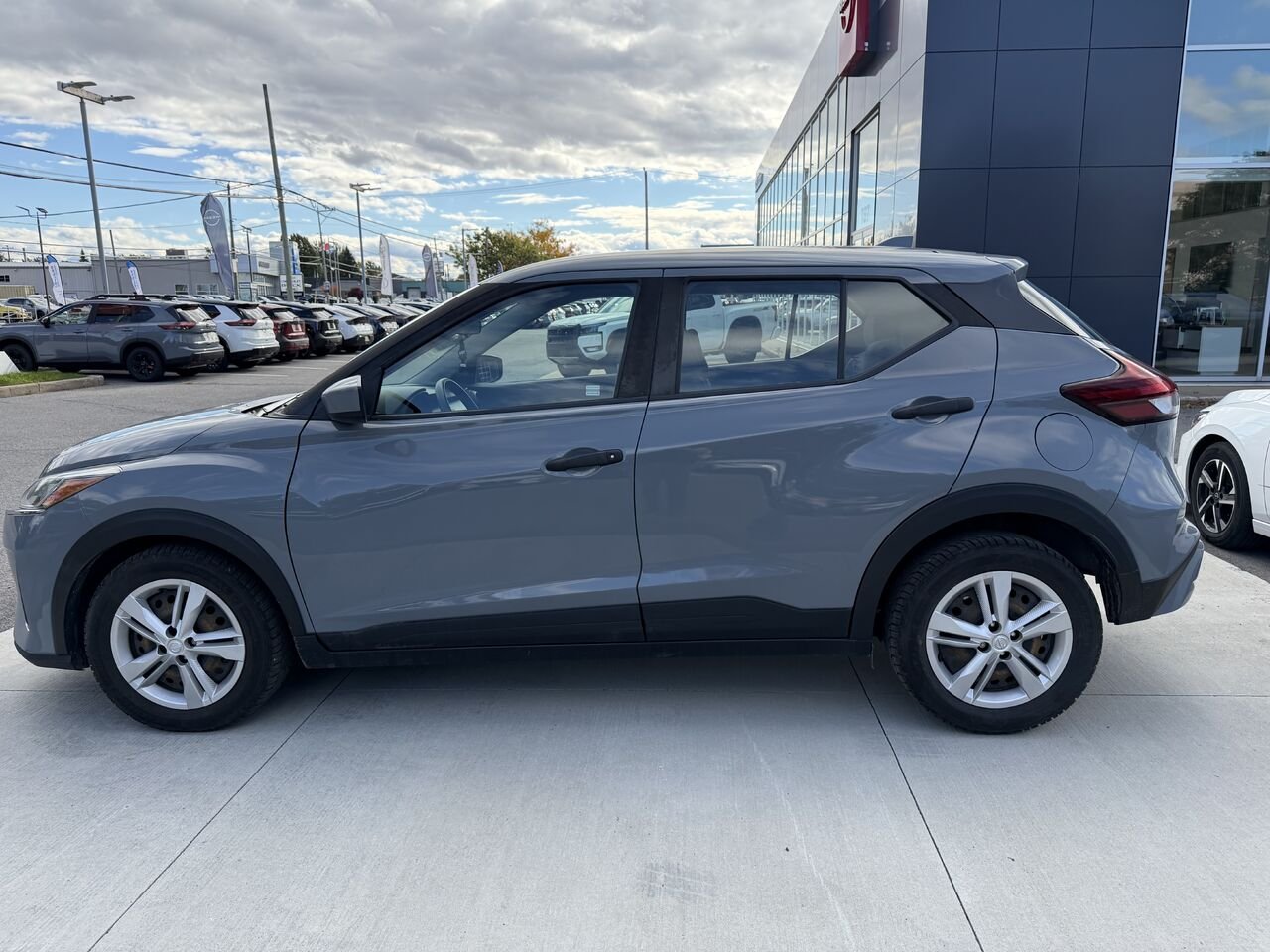 Nissan Kicks jamais accidenté un seul propriétaire bluetooth caméra de recul 2021 Gris Châteauguay - photo #10