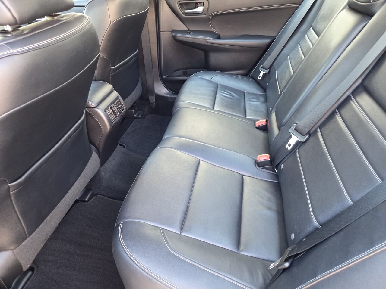 Toyota CAMRY XLE 2017 Argent Mont-Laurier - photo #11